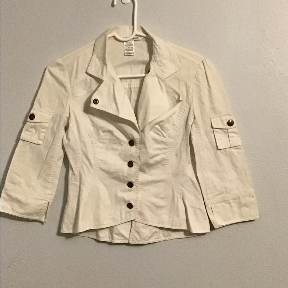 Diane Avon Furstenberg Woman’s Gorgeous Off White Jean Jacket.